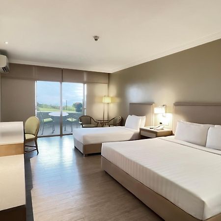 Taal Vista Hotel Tagaytay City Buitenkant foto Deluxe Room