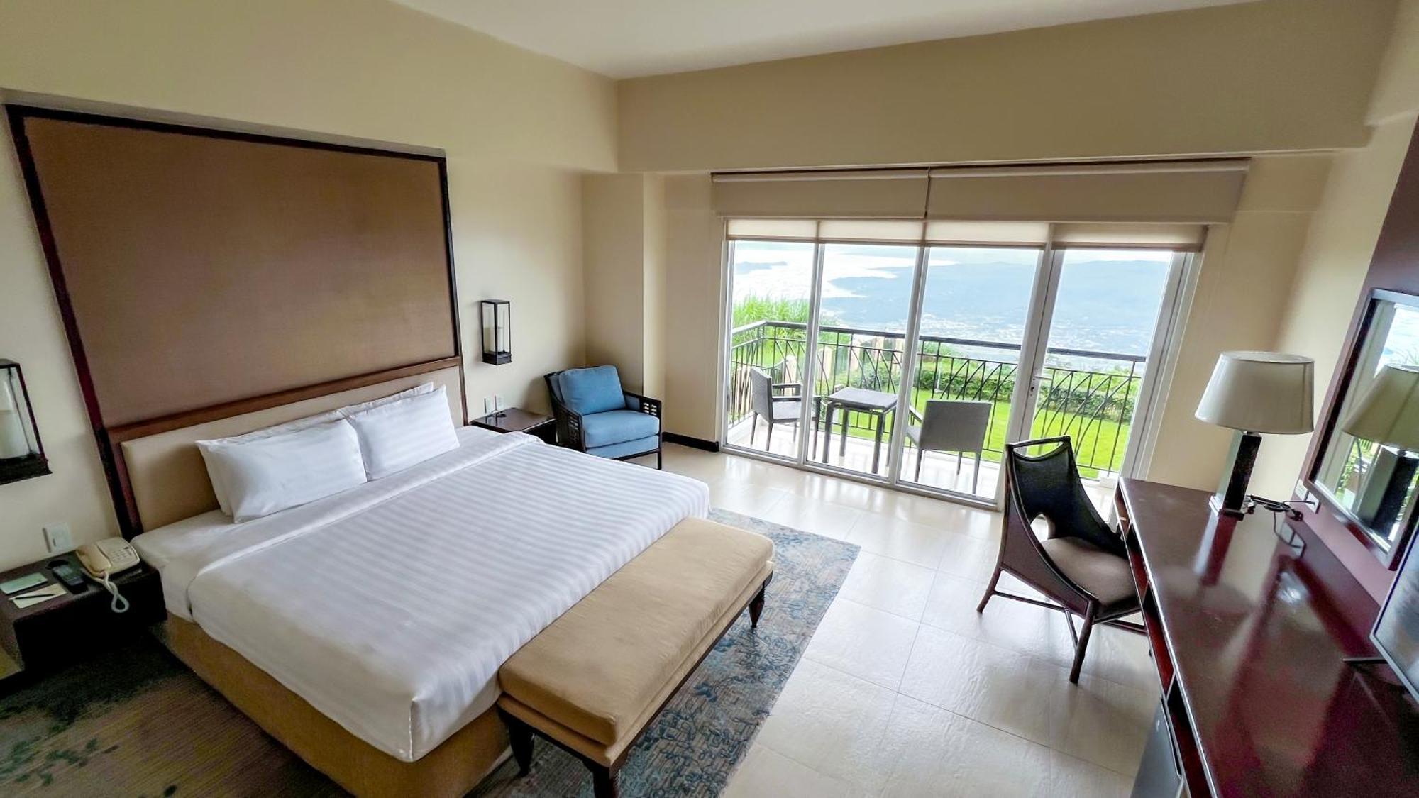 Taal Vista Hotel Tagaytay City Buitenkant foto Deluxe Ocean View Room