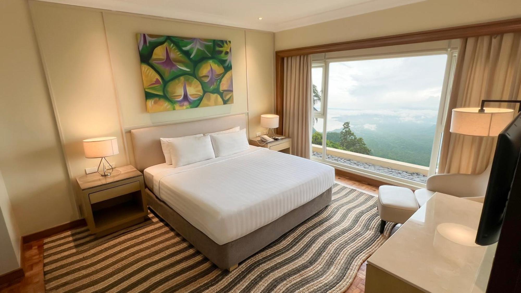 Taal Vista Hotel Tagaytay City Buitenkant foto Deluxe Ocean View
