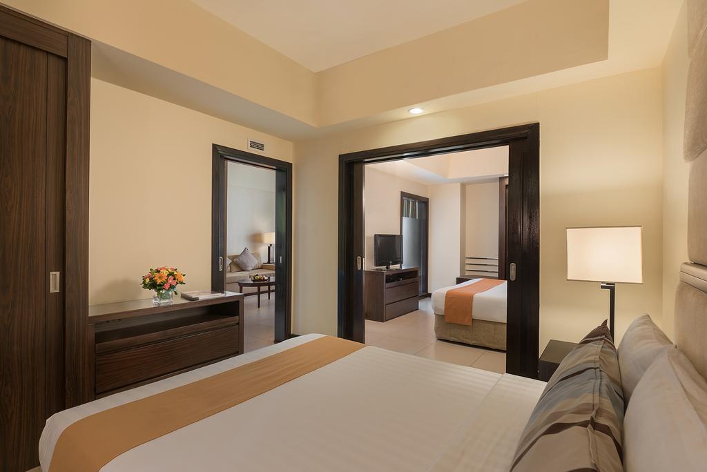 Taal Vista Hotel Tagaytay City Buitenkant foto