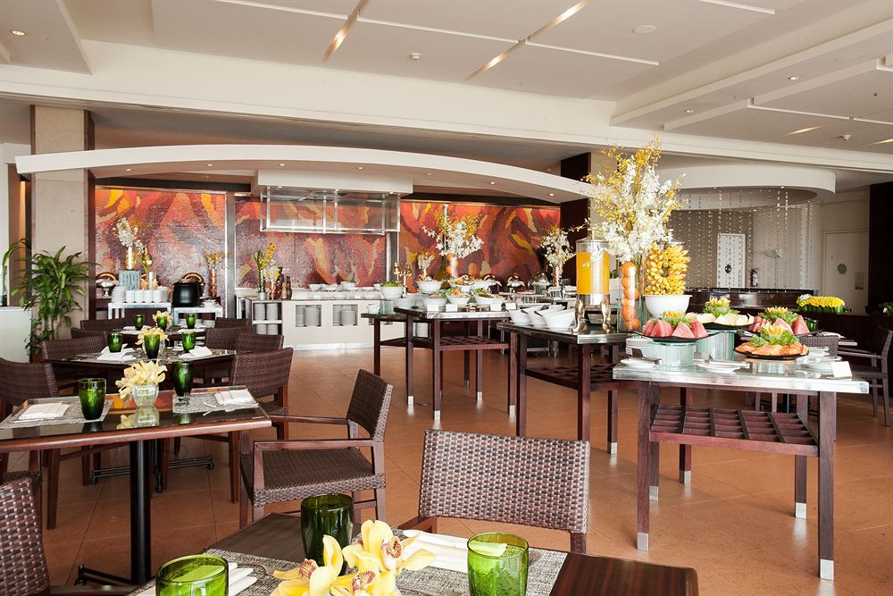 Taal Vista Hotel Tagaytay City Buitenkant foto The restaurant
